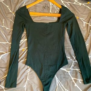 BABATON Aritzia square neck long sleeve bodysuit green